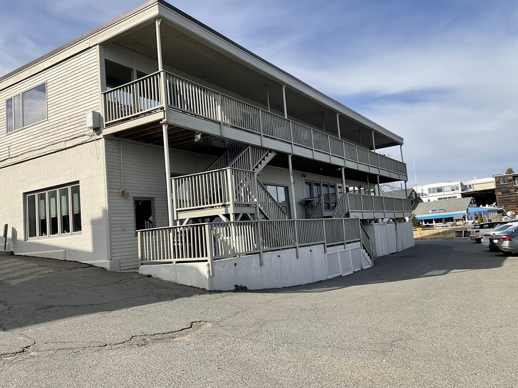 8 Ferry, Marblehead, Massachusetts, 2 Bedrooms Bedrooms, 4 Rooms Rooms,1 BathroomBathrooms,Residential Lease,For Rent,Ferry,73520295