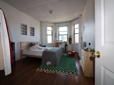 238 Hemenway Street, Boston, Massachusetts, 3 Bedrooms Bedrooms, 5 Rooms Rooms,1 BathroomBathrooms,Residential Lease,For Rent,Hemenway Street,73520309