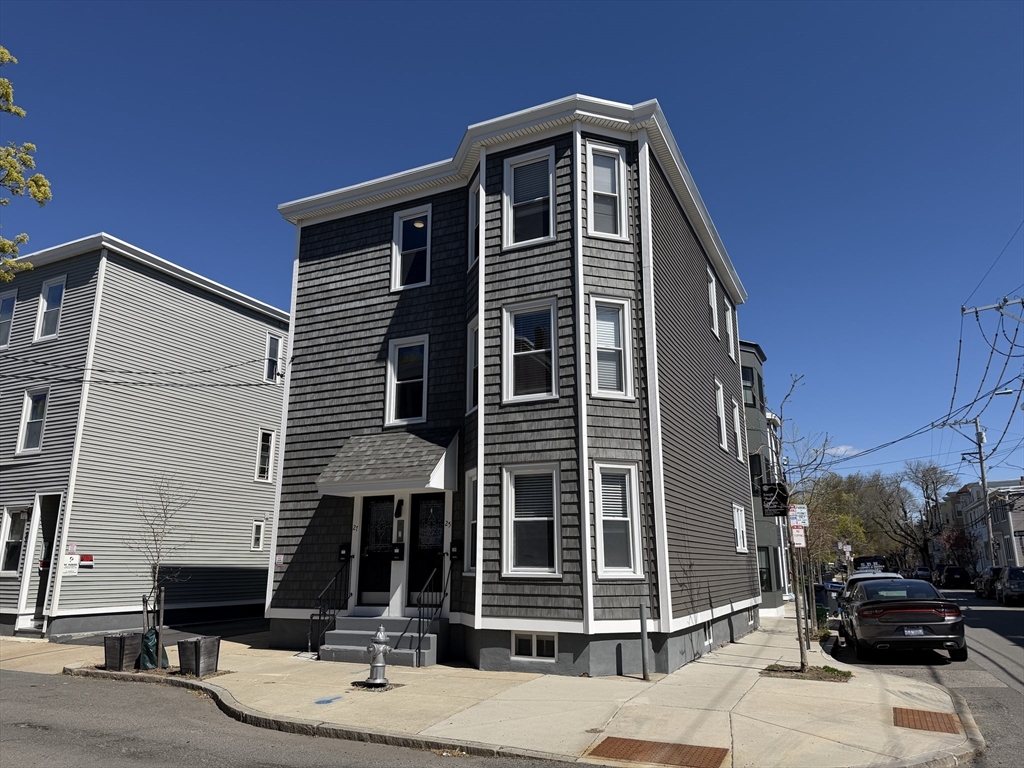 27 Plymouth, Cambridge, Massachusetts, 6 Bedrooms Bedrooms, 12 Rooms Rooms,3 BathroomsBathrooms,Residential Income,For Sale,Plymouth,73520342