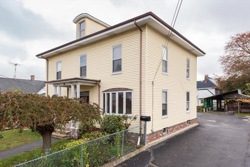 6 Clinton St, Taunton, Massachusetts, 3 Bedrooms Bedrooms, 6 Rooms Rooms,1 BathroomBathrooms,Residential Lease,For Rent,Clinton St,73520340