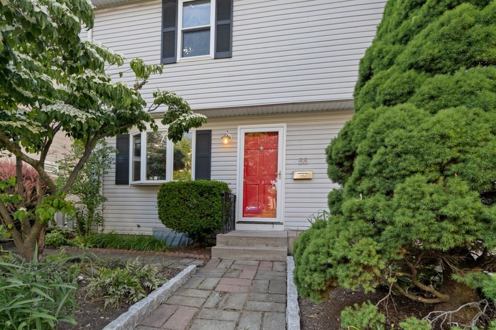 55 Waterhouse Street, Somerville, Massachusetts, 3 Bedrooms Bedrooms, 6 Rooms Rooms,1 BathroomBathrooms,Residential Lease,For Rent,Waterhouse Street,73520378