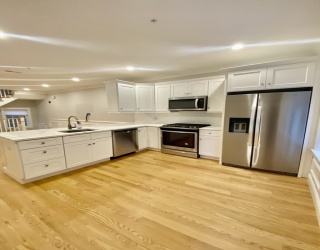 16 Common, Waltham, Massachusetts, 2 Bedrooms Bedrooms, 5 Rooms Rooms,2.5 BathroomsBathrooms,Residential Lease,For Rent,Common,73520385