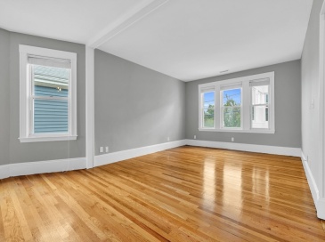 51 Yale Street, Medford, Massachusetts, 3 Bedrooms Bedrooms, 6 Rooms Rooms,1 BathroomBathrooms,Residential Lease,For Rent,Yale Street,73512471