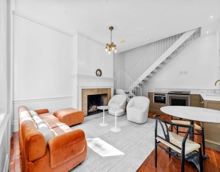 320 Tappan Street, Brookline, Massachusetts, 2 Bedrooms Bedrooms, 3 Rooms Rooms,1 BathroomBathrooms,Residential Lease,For Rent,Tappan Street,73520391