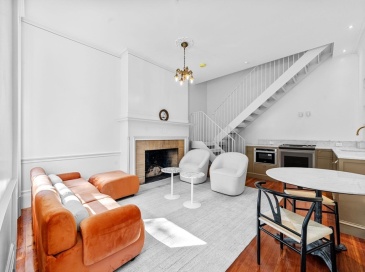 320 Tappan Street, Brookline, Massachusetts, 2 Bedrooms Bedrooms, 3 Rooms Rooms,1 BathroomBathrooms,Residential Lease,For Rent,Tappan Street,73520391