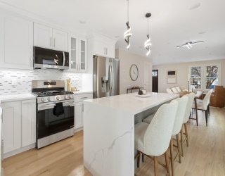 157 Boston Ave, Somerville, Massachusetts, 4 Bedrooms Bedrooms, 9 Rooms Rooms,3 BathroomsBathrooms,Residential Lease,For Rent,Boston Ave,73520404