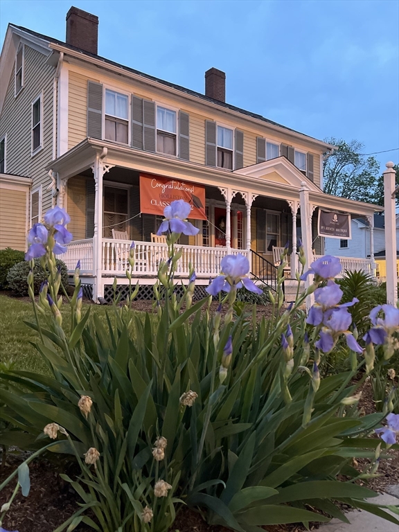 755-2 Washington St, Holliston, Massachusetts, 2 Bedrooms Bedrooms, 5 Rooms Rooms,1 BathroomBathrooms,Residential Lease,For Rent,Washington St,73482080