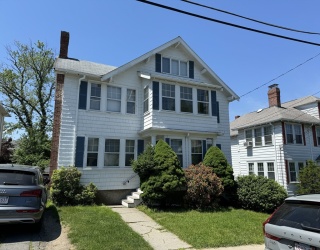 24 Holden Rd., Belmont, Massachusetts, 3 Bedrooms Bedrooms, 7 Rooms Rooms,2 BathroomsBathrooms,Residential Lease,For Rent,Holden Rd.,73520411