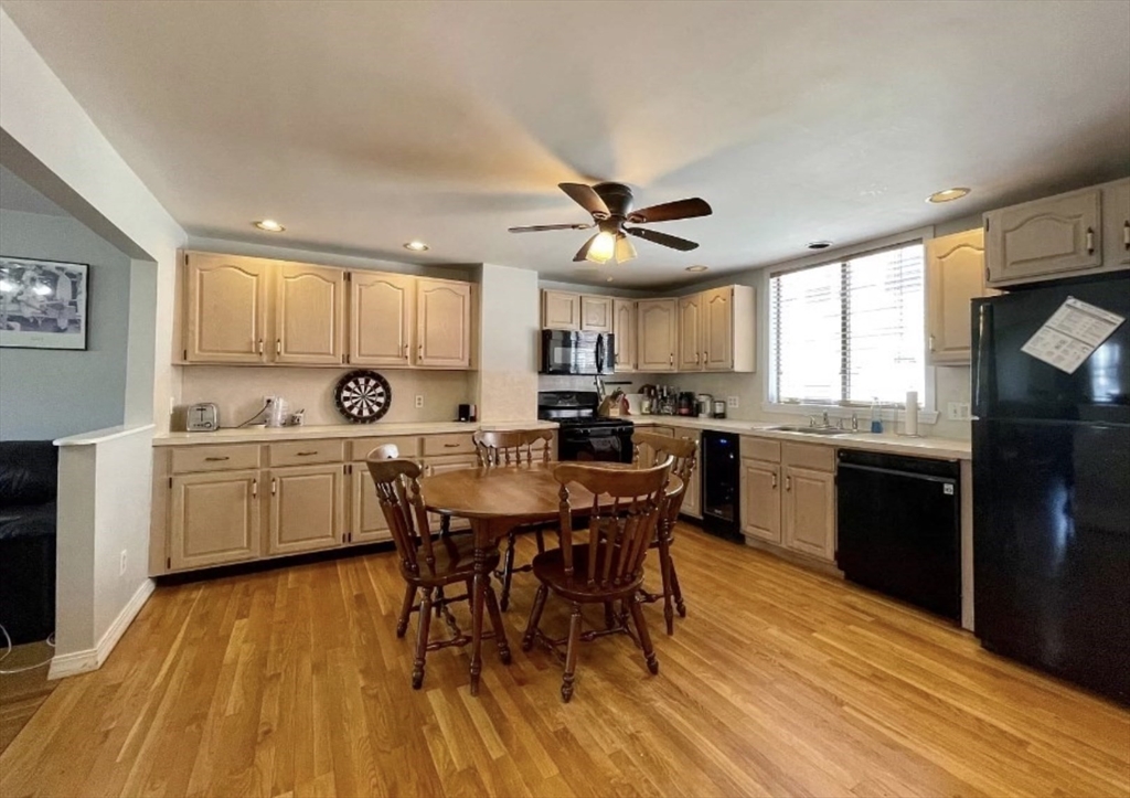 12 Emmet Street, Boston, Massachusetts, 4 Bedrooms Bedrooms, 8 Rooms Rooms,2.5 BathroomsBathrooms,Residential Lease,For Rent,Emmet Street,73520422