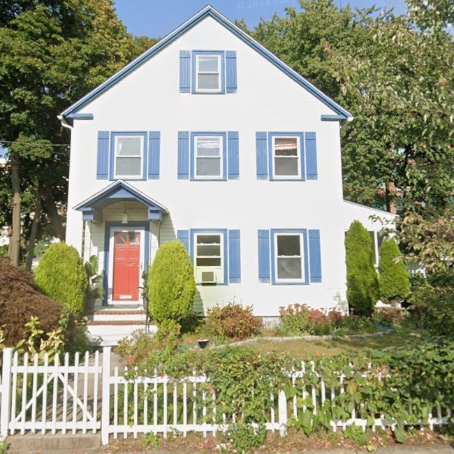 181 Boston Ave, Somerville, Massachusetts, 2 Bedrooms Bedrooms, 5 Rooms Rooms,1 BathroomBathrooms,Residential Lease,For Rent,Boston Ave,73520442