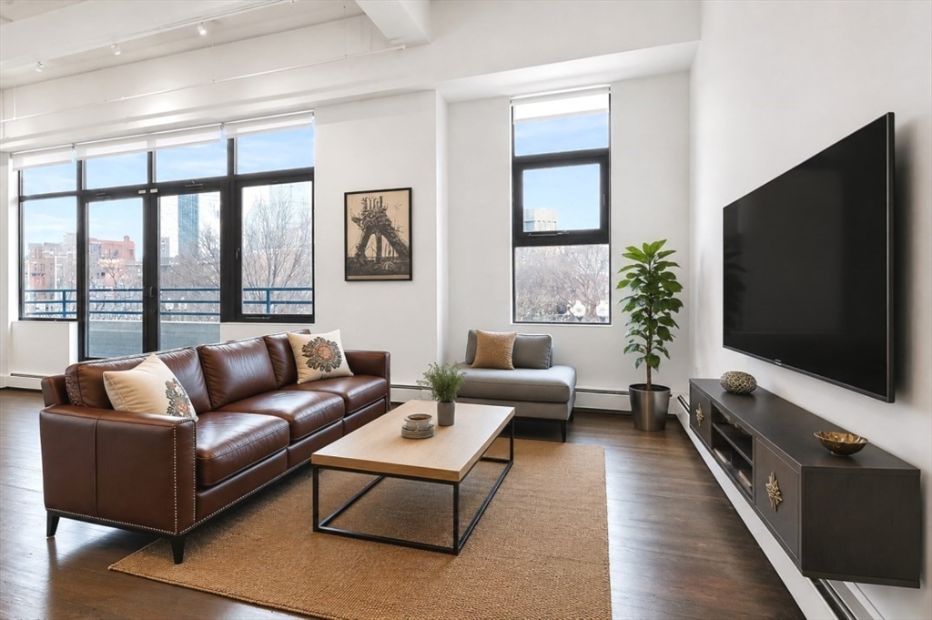 1180-1200 Washington Street, Boston, Massachusetts, 1 Bedroom Bedrooms, 4 Rooms Rooms,2 BathroomsBathrooms,Residential Lease,For Rent,Washington Street,73520458