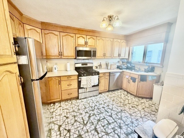 30 South Street, Medford, Massachusetts, 3 Bedrooms Bedrooms, 7 Rooms Rooms,2 BathroomsBathrooms,Residential Lease,For Rent,South Street,73520487