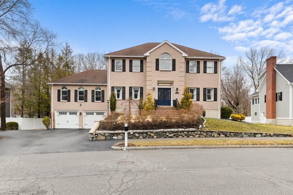 31 Zachary Lane, Reading, Massachusetts, 4 Bedrooms Bedrooms, 12 Rooms Rooms,3.5 BathroomsBathrooms,Residential,For Sale,Zachary Lane,73492141