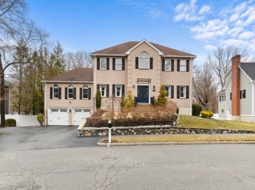 31 Zachary Lane, Reading, Massachusetts, 4 Bedrooms Bedrooms, 12 Rooms Rooms,3.5 BathroomsBathrooms,Residential,For Sale,Zachary Lane,73492141