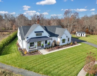 14 Willow Brook Ln, Wilbraham, Massachusetts, 4 Bedrooms Bedrooms, 13 Rooms Rooms,3.5 BathroomsBathrooms,Residential,For Sale,Willow Brook Ln,73490544