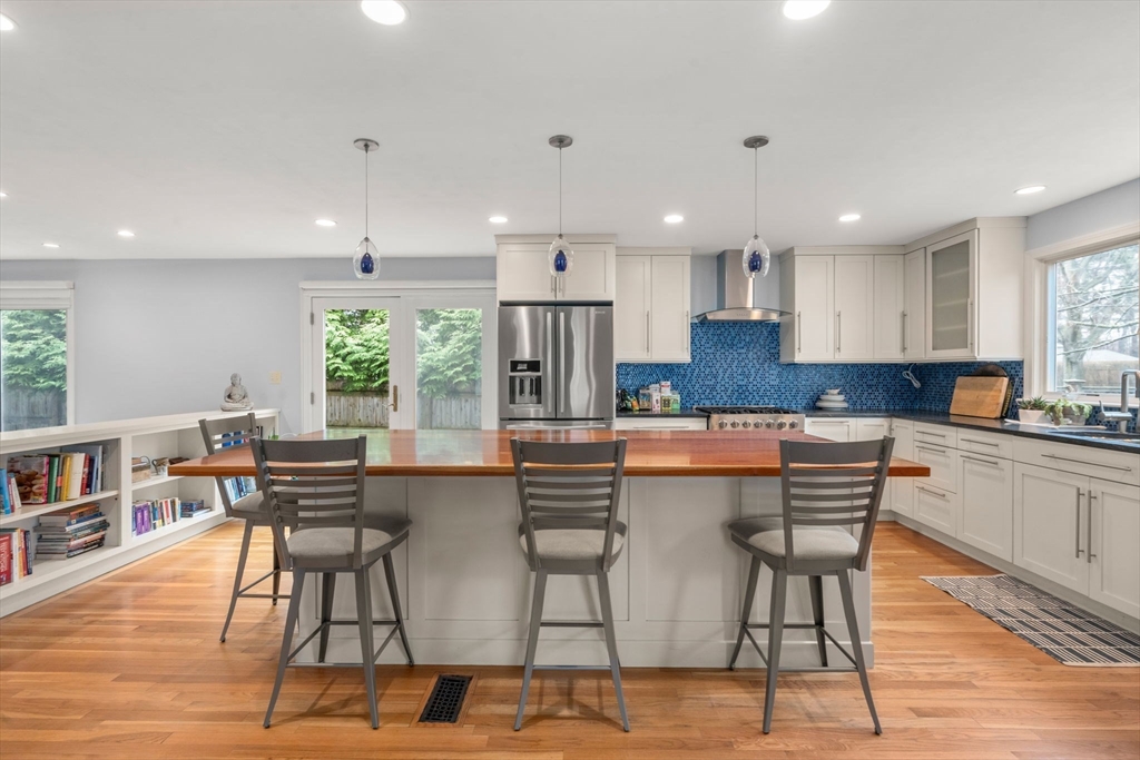 5 Derby St, Newton, Massachusetts, 4 Bedrooms Bedrooms, 8 Rooms Rooms,2.5 BathroomsBathrooms,Residential,For Sale,Derby St,73496842