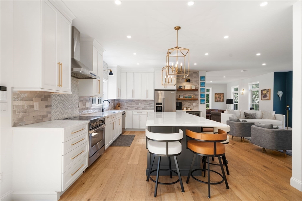 70 Indian Pond Rd, Kingston, Massachusetts, 5 Bedrooms Bedrooms, 10 Rooms Rooms,3.5 BathroomsBathrooms,Residential,For Sale,Indian Pond Rd,73519172
