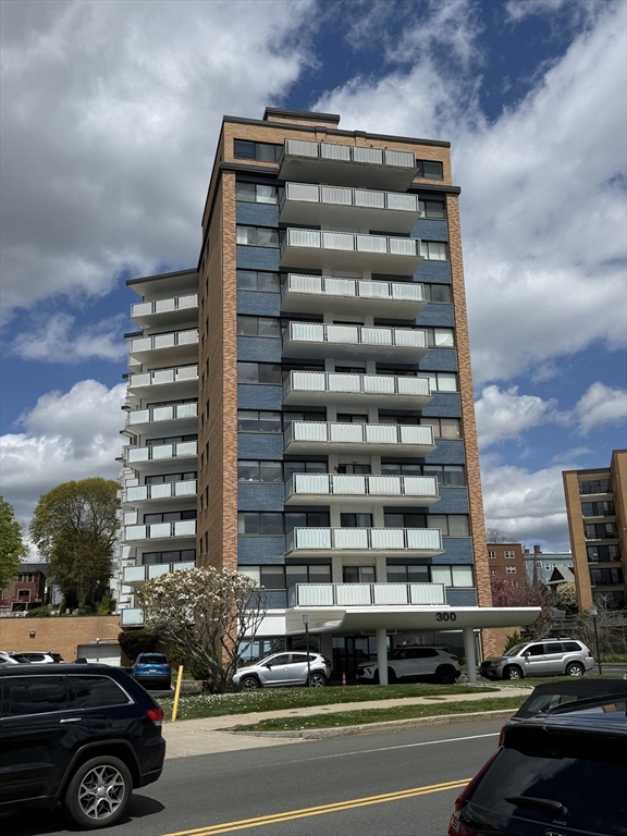 300 Lynn Shore Drive, Lynn, Massachusetts, 3 Bedrooms Bedrooms, 4 Rooms Rooms,2 BathroomsBathrooms,Residential,For Sale,Lynn Shore Drive,73517880
