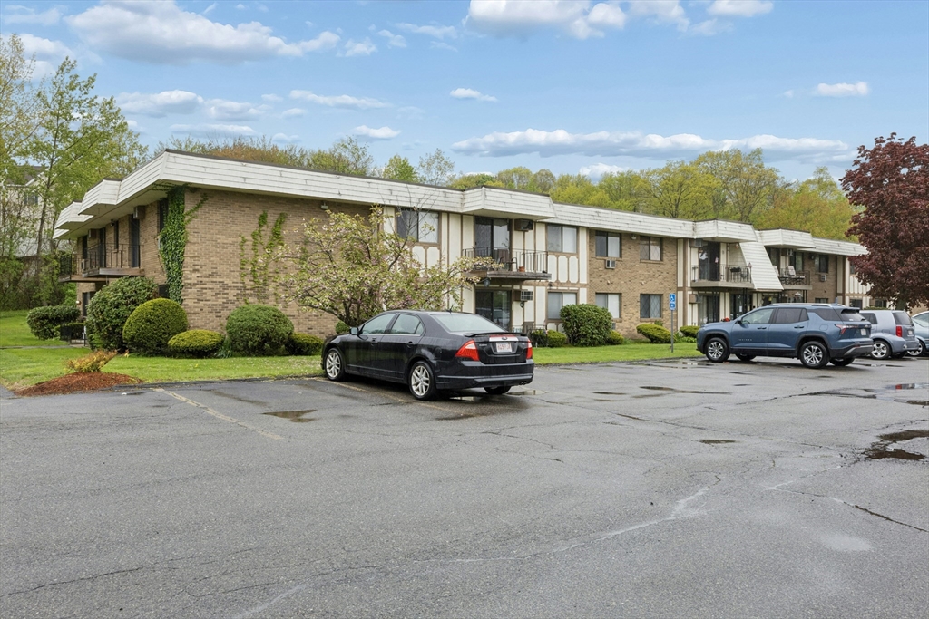 395 Merrimack St, Methuen, Massachusetts, 1 Bedroom Bedrooms, 3 Rooms Rooms,1 BathroomBathrooms,Residential,For Sale,Merrimack St,73520565