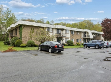 395 Merrimack St, Methuen, Massachusetts, 1 Bedroom Bedrooms, 3 Rooms Rooms,1 BathroomBathrooms,Residential,For Sale,Merrimack St,73520565