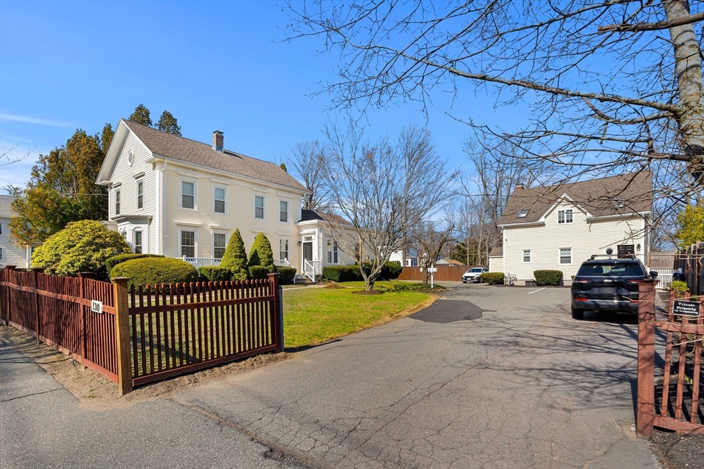 130 Pine St, Danvers, Massachusetts, 5 Bedrooms Bedrooms, 14 Rooms Rooms,4.5 BathroomsBathrooms,Residential Income,For Sale,Pine St,73520588