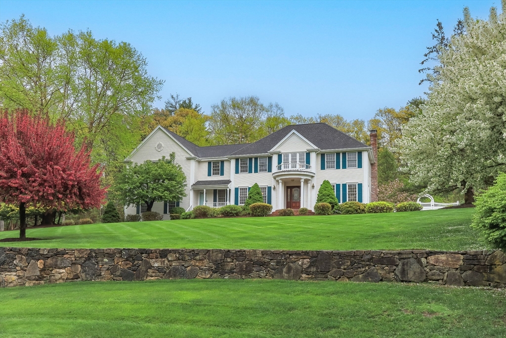 100 Overlook Drive, Groton, Massachusetts, 5 Bedrooms Bedrooms, 10 Rooms Rooms,4.5 BathroomsBathrooms,Residential,For Sale,Overlook Drive,73520608