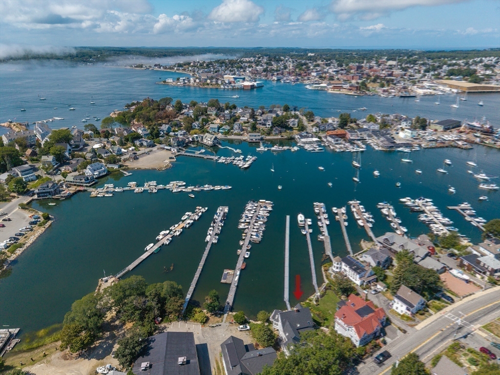 263 East Main Street, Gloucester, Massachusetts, 4 Bedrooms Bedrooms, 8 Rooms Rooms,2.5 BathroomsBathrooms,Residential,For Sale,East Main Street,73421894