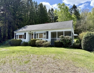 81 Clinton Rd, Sterling, Massachusetts, 3 Bedrooms Bedrooms, 6 Rooms Rooms,1 BathroomBathrooms,Residential,For Sale,Clinton Rd,73520612