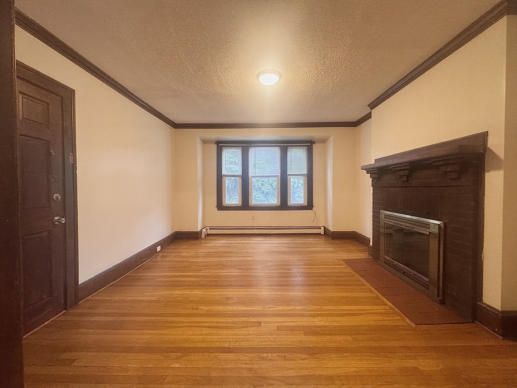 28 Alewife Brook Pkwy, Cambridge, Massachusetts, 2 Bedrooms Bedrooms, 6 Rooms Rooms,1 BathroomBathrooms,Residential Lease,For Rent,Alewife Brook Pkwy,73520538