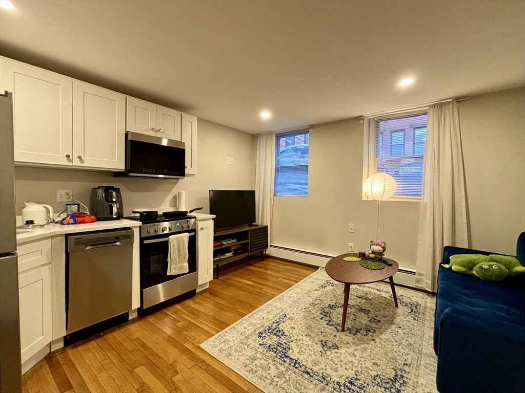 48 Irving Street, Boston, Massachusetts, 2 Bedrooms Bedrooms, 4 Rooms Rooms,1 BathroomBathrooms,Residential Lease,For Rent,Irving Street,73520560