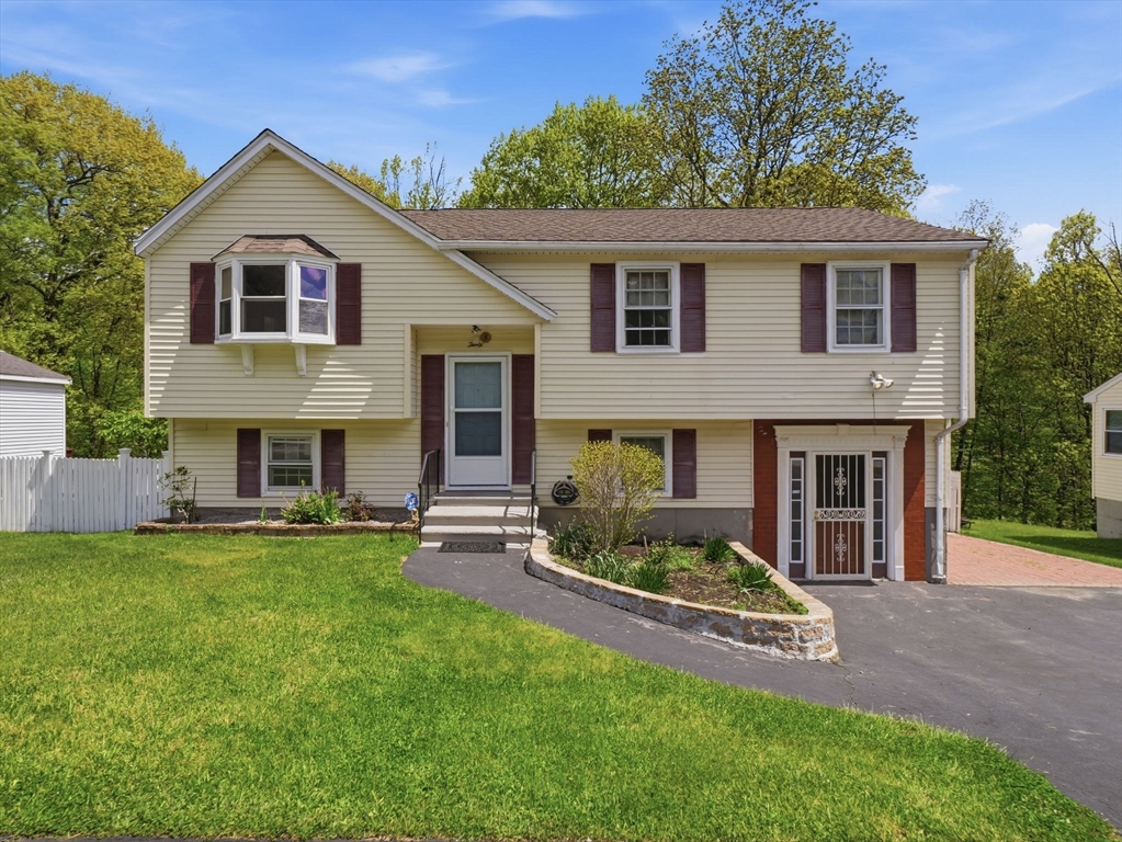 30 Parsons Hill Dr, Worcester, Massachusetts, 3 Bedrooms Bedrooms, 5 Rooms Rooms,2 BathroomsBathrooms,Residential,For Sale,Parsons Hill Dr,73520562