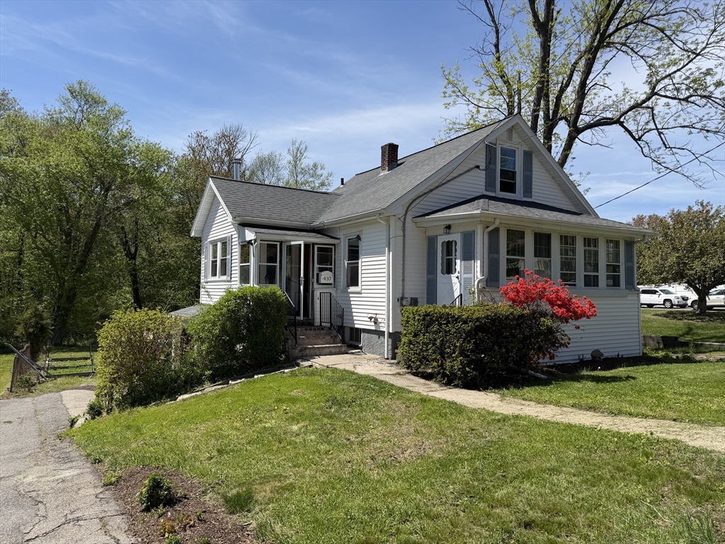 437 Summer St, Weymouth, Massachusetts, 2 Bedrooms Bedrooms, 4 Rooms Rooms,1 BathroomBathrooms,Residential,For Sale,Summer St,73520604