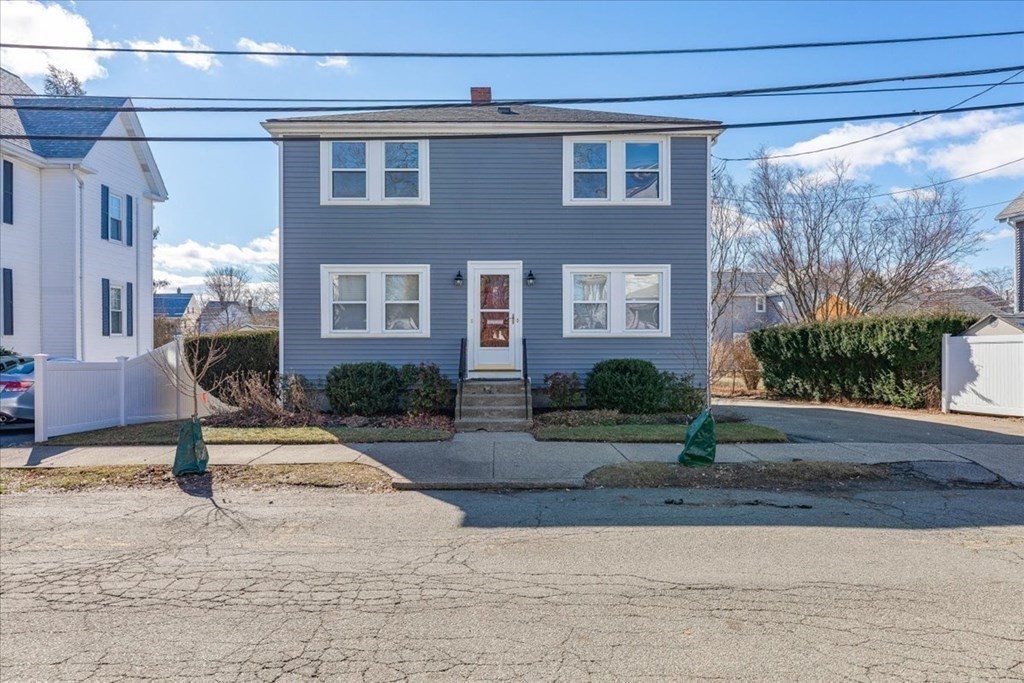 9 Mague Street, Newton, Massachusetts, 3 Bedrooms Bedrooms, 6 Rooms Rooms,2 BathroomsBathrooms,Residential Lease,For Rent,Mague Street,73520636