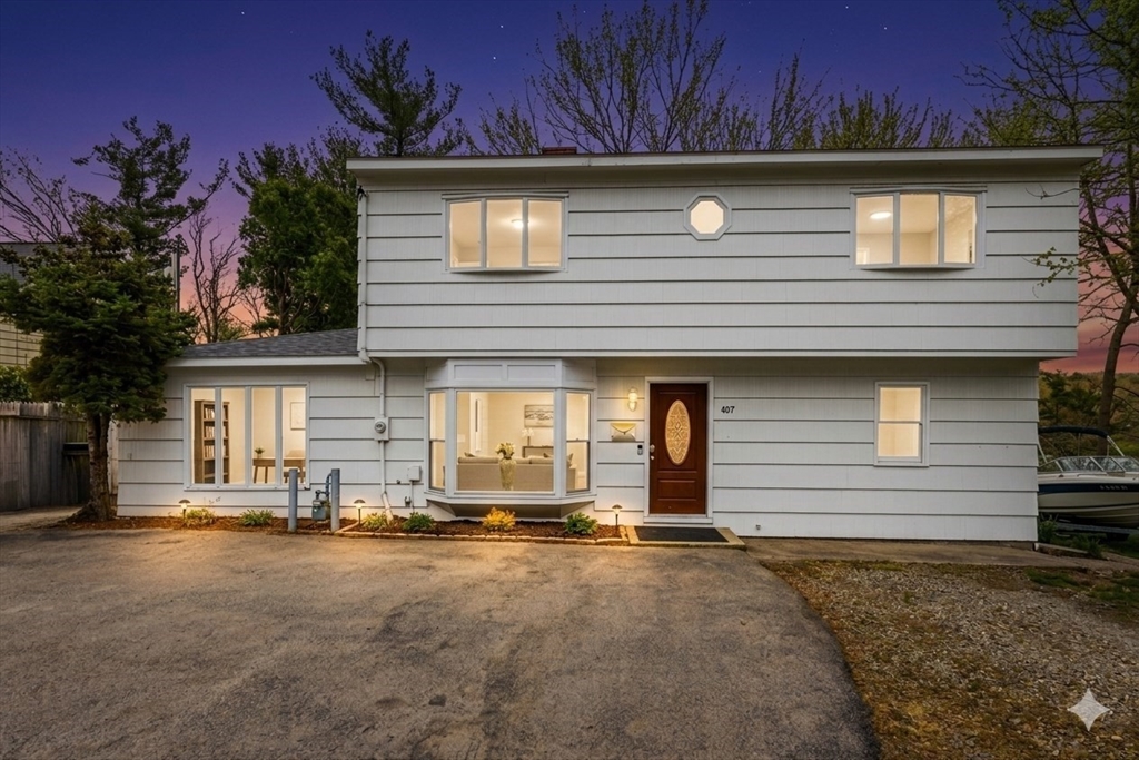 407 Mower Street, Worcester, Massachusetts, 3 Bedrooms Bedrooms, 8 Rooms Rooms,2 BathroomsBathrooms,Residential,For Sale,Mower Street,73508482