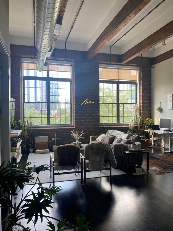 154 W 2nd St, Boston, Massachusetts, 1 Bedroom Bedrooms, 4 Rooms Rooms,1 BathroomBathrooms,Residential Lease,For Rent,W 2nd St,73520656