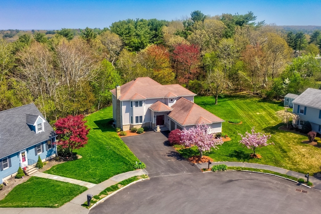 43 Hampshire Road, Peabody, Massachusetts, 4 Bedrooms Bedrooms, 11 Rooms Rooms,2.5 BathroomsBathrooms,Residential,For Sale,Hampshire Road,73514069