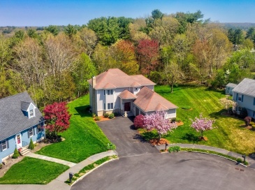 43 Hampshire Road, Peabody, Massachusetts, 4 Bedrooms Bedrooms, 11 Rooms Rooms,2.5 BathroomsBathrooms,Residential,For Sale,Hampshire Road,73514069