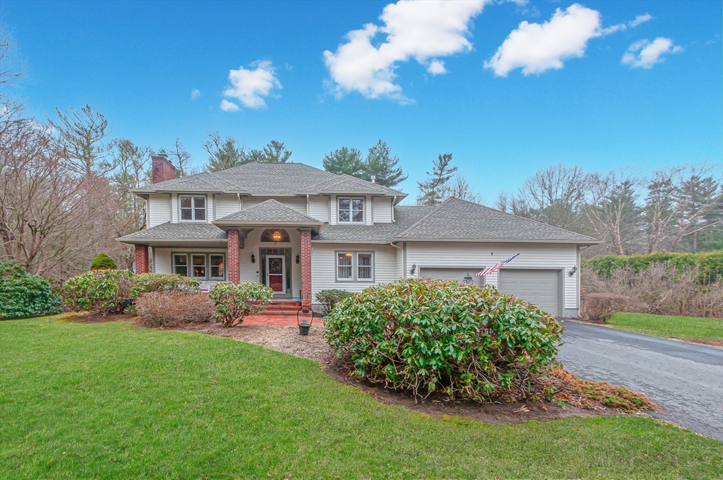 7 Laura Ln, Mattapoisett, Massachusetts, 4 Bedrooms Bedrooms, 8 Rooms Rooms,3 BathroomsBathrooms,Residential,For Sale,Laura Ln,73354060