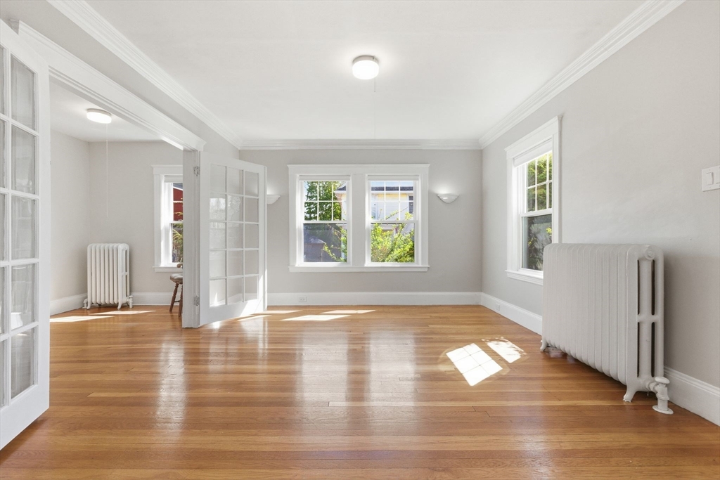 15 West St, Milton, Massachusetts, 2 Bedrooms Bedrooms, 6 Rooms Rooms,1 BathroomBathrooms,Residential Lease,For Rent,West St,73515399