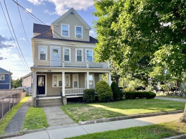 116 Medford St, Arlington, Massachusetts, 3 Bedrooms Bedrooms, 6 Rooms Rooms,1 BathroomBathrooms,Residential Lease,For Rent,Medford St,73512898