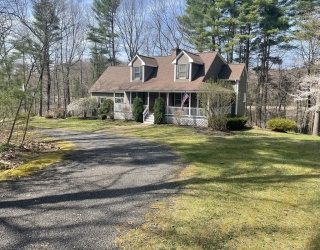 55 Northbridge Road, Mendon, Massachusetts, 4 Bedrooms Bedrooms, 8 Rooms Rooms,2 BathroomsBathrooms,Residential,For Sale,Northbridge Road,73486224