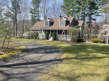 55 Northbridge Road, Mendon, Massachusetts, 4 Bedrooms Bedrooms, 8 Rooms Rooms,2 BathroomsBathrooms,Residential,For Sale,Northbridge Road,73486224
