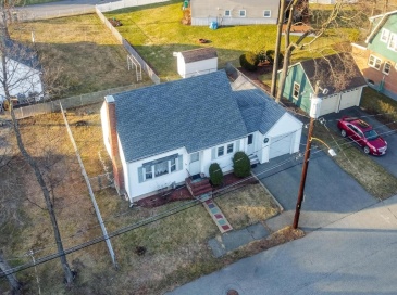 18 Montvale Rd, Woburn, Massachusetts, 4 Bedrooms Bedrooms, 6 Rooms Rooms,1 BathroomBathrooms,Residential,For Sale,Montvale Rd,73492993