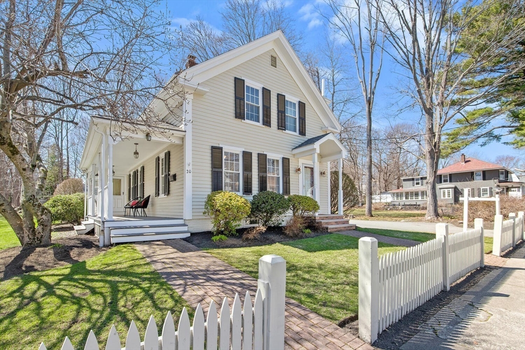 20 Prospect Street, Reading, Massachusetts, 3 Bedrooms Bedrooms, 7 Rooms Rooms,1.5 BathroomsBathrooms,Residential,For Sale,Prospect Street,73499268