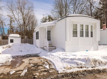63 4th Street, Easton, Massachusetts, 2 Bedrooms Bedrooms, 4 Rooms Rooms,1 BathroomBathrooms,Residential,For Sale,4th Street,73479376