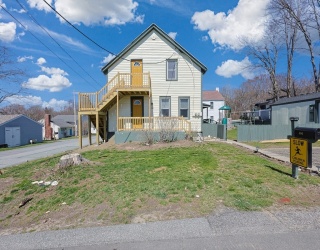 192 Butler St, Somerset, Massachusetts, 4 Bedrooms Bedrooms, 8 Rooms Rooms,2 BathroomsBathrooms,Residential Income,For Sale,Butler St,73498462
