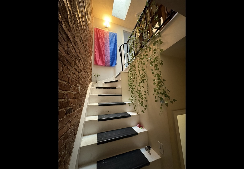 143 Princeton Street, Boston, Massachusetts, 1 Bedroom Bedrooms, 4 Rooms Rooms,1 BathroomBathrooms,Residential Lease,For Rent,Princeton Street,73520874