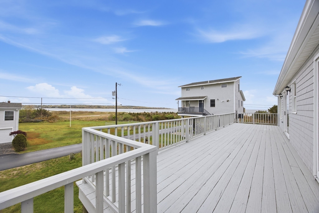 192 Swifts Beach Road, Wareham, Massachusetts, 3 Bedrooms Bedrooms, 5 Rooms Rooms,2 BathroomsBathrooms,Residential,For Sale,Swifts Beach Road,73520886