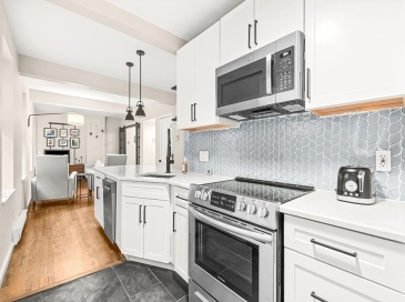 5 Holden Ct, Boston, Massachusetts, 2 Bedrooms Bedrooms, 3 Rooms Rooms,1 BathroomBathrooms,Residential,For Sale,Holden Ct,73476351