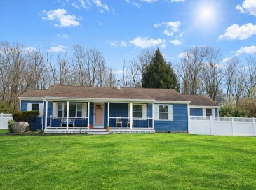 72 Kevin Dr, Tiverton, Rhode Island, 3 Bedrooms Bedrooms, 6 Rooms Rooms,2 BathroomsBathrooms,Residential,For Sale,Kevin Dr,73497227